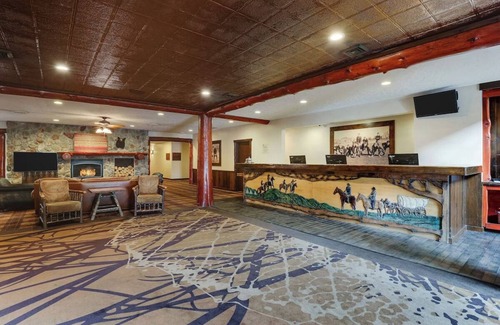 Columbia Hotel | Stoney Creek Columbia, Deluxe 2 Double w/Free Hot Breakfast | 3 Units