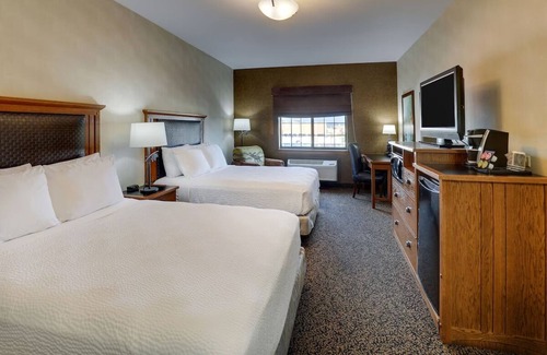Sioux City Hotel | Stoney Creek Sioux, Deluxe 2 Queen Beds, 2 Pools, On-site Parking