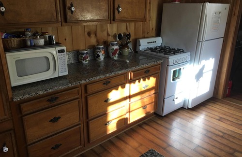 Candler Cottage | Stoney Fork Paradise on the Creek!-Private HotTub, Fireplace,Romantic,Wi-Fi,Pets