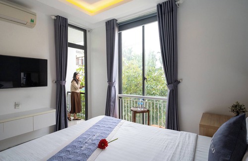 Hue City Centre Hotel | Stop and Go Boutique Homestay in Hue