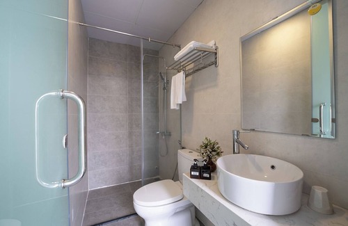 Hue City Centre Hotel | Stop and Go Boutique Homestay in Hue