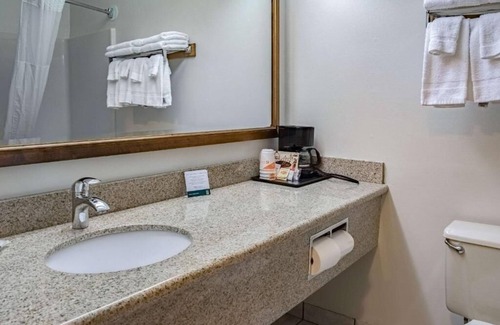 Salmon Creek House | Stop for comfort and value in Vancouver, WA!
