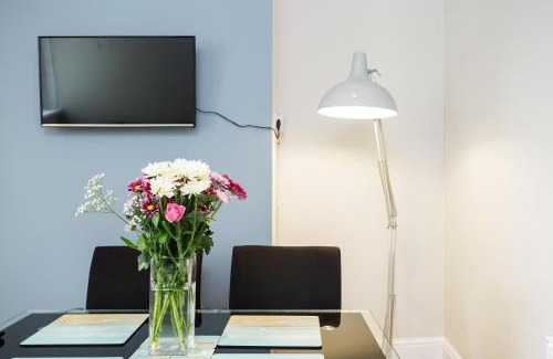 Southsea Apartment | Stopover at ORCHARD GARDEN APARTMENT with great outdoor space