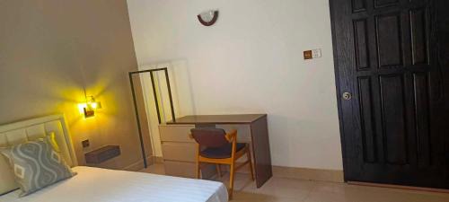 Daun Penh House | Stories Double Room