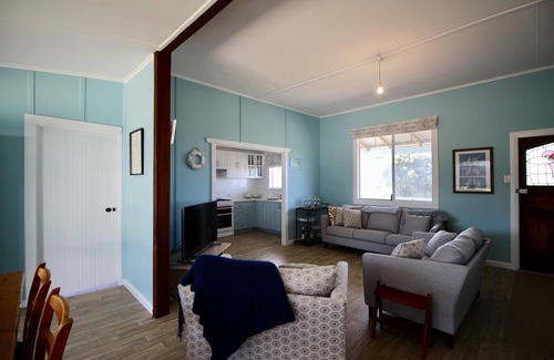 Augusta House | Storm Bay View - lookout over the ocean and is dog friendly - Storm Bay View - dog friendly
