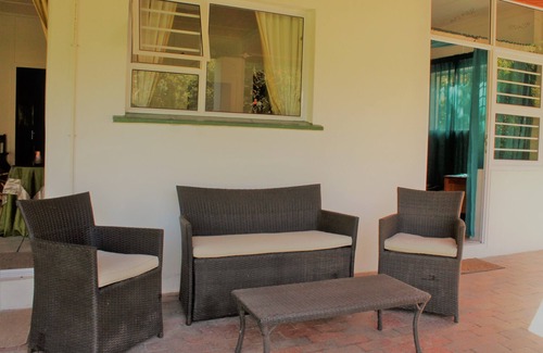 Storms River House | Stormsriver Orchard House with mountain view and vast garden