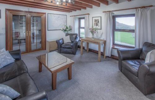 Llangennith House | Stormy Castle - 6 Bedroom Sleeps 14 - Llangenith