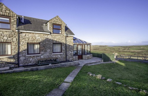 Llangennith House | Stormy Castle - 6 Bedroom - Llangenith