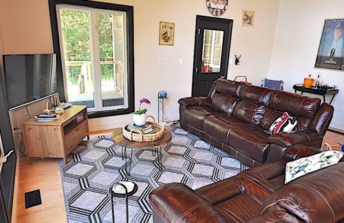 Irondale Cottage | Stormy Lake Northern Comfort