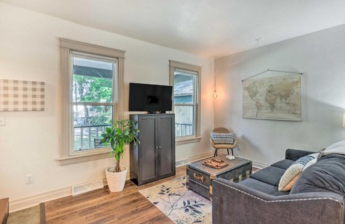 Milwaukee House | Storyhill Townhome about half Mi to Brewers Stadium