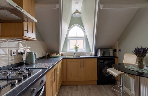 West Cliff Apartment | Stowaways Loft