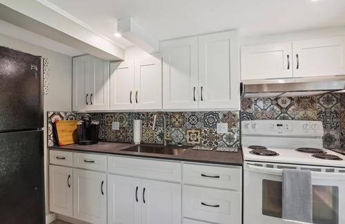 Moscow Apartment | Stowe Gallery Apartment: 1 br, a/c, great location!