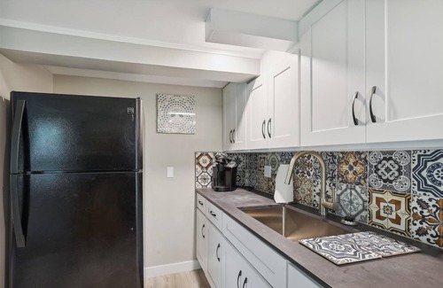 Moscow Apartment | Stowe Gallery Apartment: 1 br, a/c, great location!