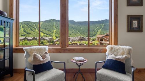 Spruce Peak House | STOWE GLOBE 4 BEDROOM LUXURY CABIN SKI IN SKI OUT By Stowe Mountain Rentals