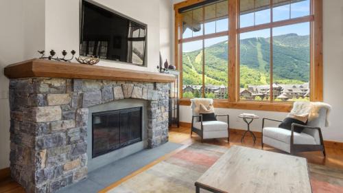 Spruce Peak House | STOWE GLOBE 4 BEDROOM LUXURY CABIN SKI IN SKI OUT By Stowe Mountain Rentals