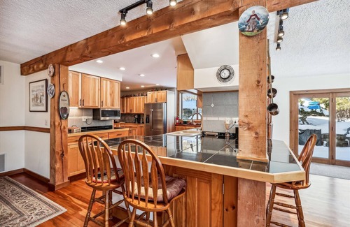 Stowe Hollow House | Stowe Hollow: 4 br, gas fireplace, pond, hot tub & views!