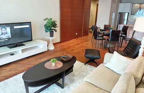 Seri Tanjung Pinang Apartment | Straits Quay Marina Suites Penang