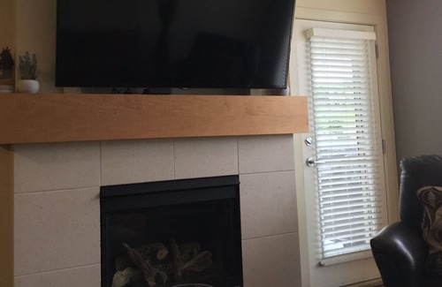 Vernon Resort | Strand @ Okanagan Lake - Condo - Professionally Cleaned