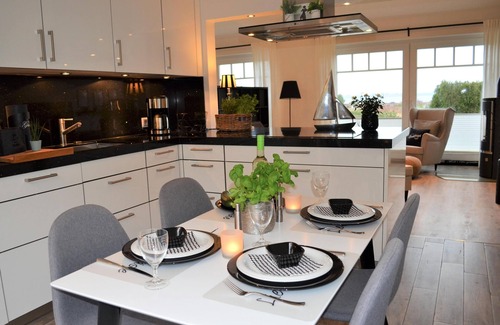 Langballigholz House | Strandhaus Fördeblick - terrace, fireplace, shower room, at the marina, parking space