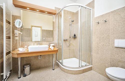 Zinnowitz Bed & Breakfast | Strandhotel garni Kormoran