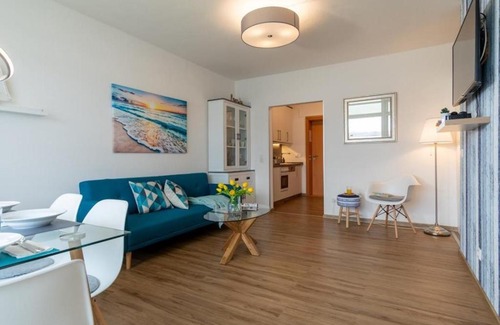 Heiligenhafen Apartment | Strandhotel-Heiligenhafen-Wohnung-101-Typ-IV-Wasserblick