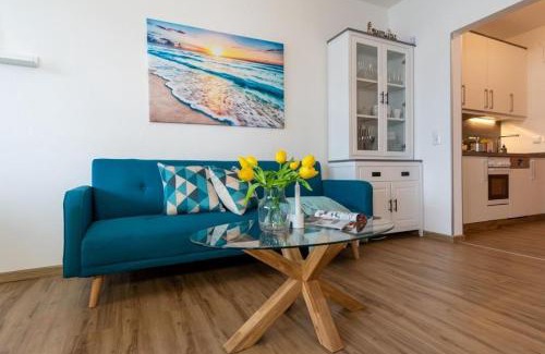 Heiligenhafen Apartment | Strandhotel-Heiligenhafen-Wohnung-101-Typ-IV-Wasserblick