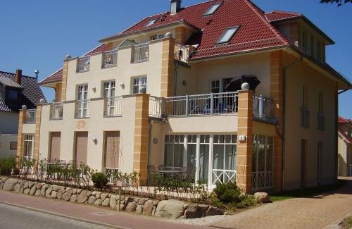 Alt Gaarz Apartment | Strandläufer Villa Rosita mit Garten