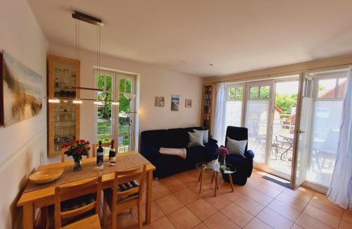 Alt Gaarz Apartment | Strandläufer Villa Rosita mit Garten