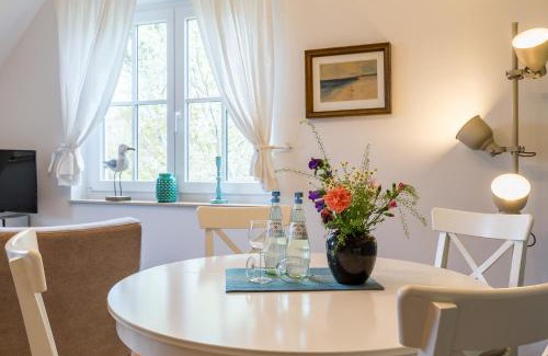 Ostseebad Ahrenshoop Apartment | Strandleben 12 - Elisabeth von Eicken