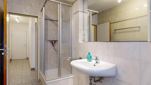 Binz Apartment | strandnahe FeWo mit Schwimmbad im Haus, a cappella 68,Binz