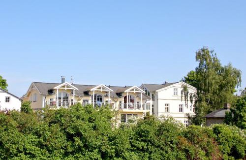 Glowe Apartment | Strandvilla Böck FeWo 13 strandnah, Balkon, Meerblick