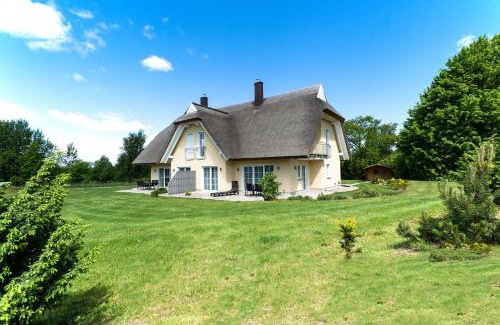 Lobbe Villa | Strandvilla "Babette" - BALO B, direkt am Meer, mit Sauna