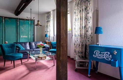 Boltenhagen Apartment | Strandvilla Hubertus Boltenhagen - Ferienwohnung Maisonette Apartment Kandinsky mit seitlichem Meerblick Parkplatz WLAN voll ausgestattete Küche Garten Grillplatz Waldbaden Familie Südlage