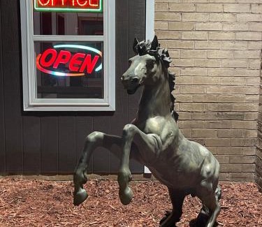 Branson Theater District Hotel | Stratford House Inn