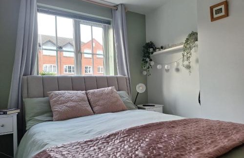 Shottery Apartment | Stratford-upon-Avon 1-Bed Sleeps 4 Pets Allowed