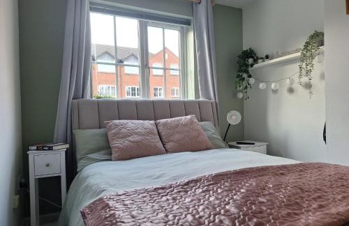 Shottery Apartment | Stratford-upon-Avon 1-Bed Sleeps 4 Pets Allowed