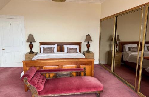 Buckie House | Strathlene House Retreat - 5 bed deluxe Business or Holiday Accommodation