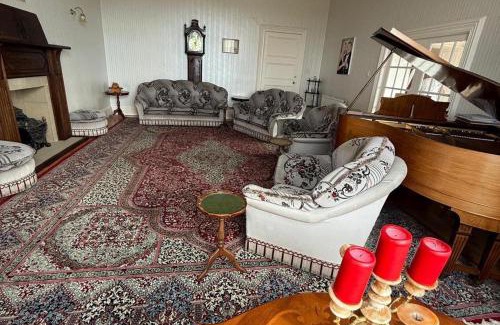 Buckie House | Strathlene House Retreat - 5 bed deluxe Business or Holiday Accommodation