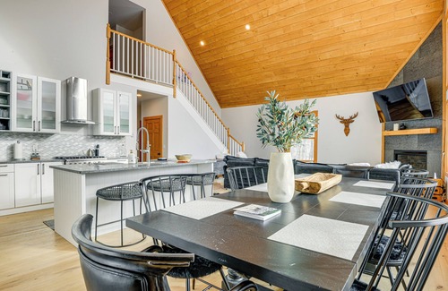 Stratton Mountain House | Stratton Mtn Ski Chalet w/Giant Views in Winhall