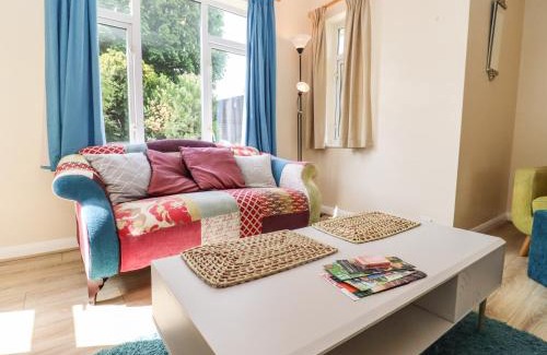 Cricklade House | Straw Cottage