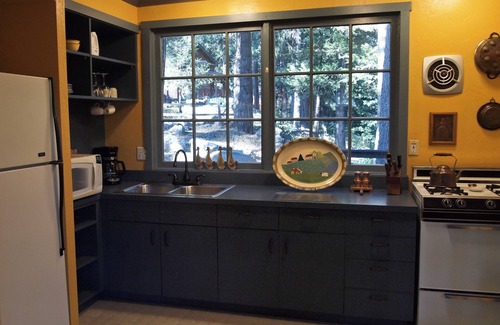 Idyllwild Bed & Breakfast | Strawberry Creek Inn Bed & Breakfast