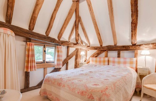 Ewhurst Green House | Strawberry Hole Barn
