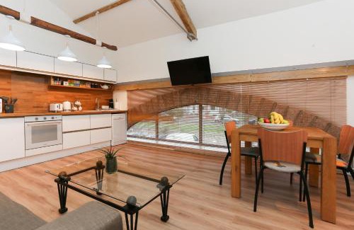 Wells Apartment | Strawberry Line, Apartment 2