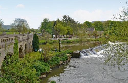 Cheddar House | Strawberry Lodge