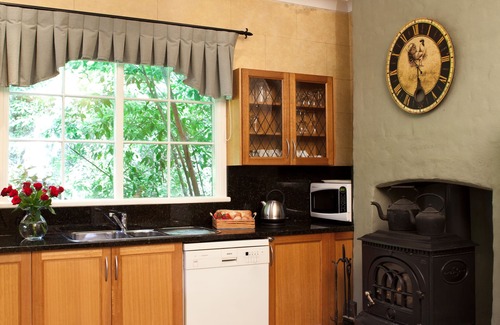 Leura Cottage | Strawberry Patch
