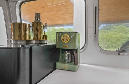 Rockbridge House | Streams and Dreams at Laurel Run Luxury Airstream Glamping The Royale Unit 3