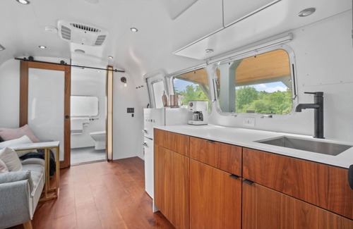 Rockbridge House | Streams and Dreams at Laurel Run Luxury Airstream Glamping Cosmopolitan Unit 4