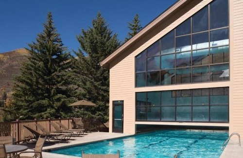 Vail Condo | Streamside at Vail Vibrant 1BR Condo with Swimming Pool