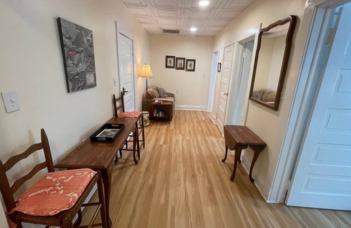 Hot Springs Apartment | Street View in the Heart of Hot Springs