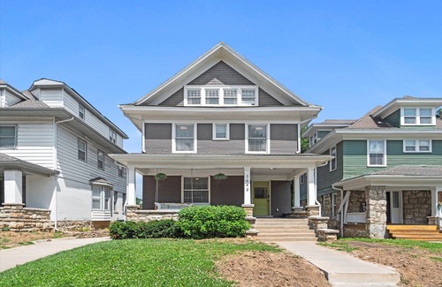 Hanover Place House | Streetcar Central - Hyde Park Home in the Heart of Kansas City